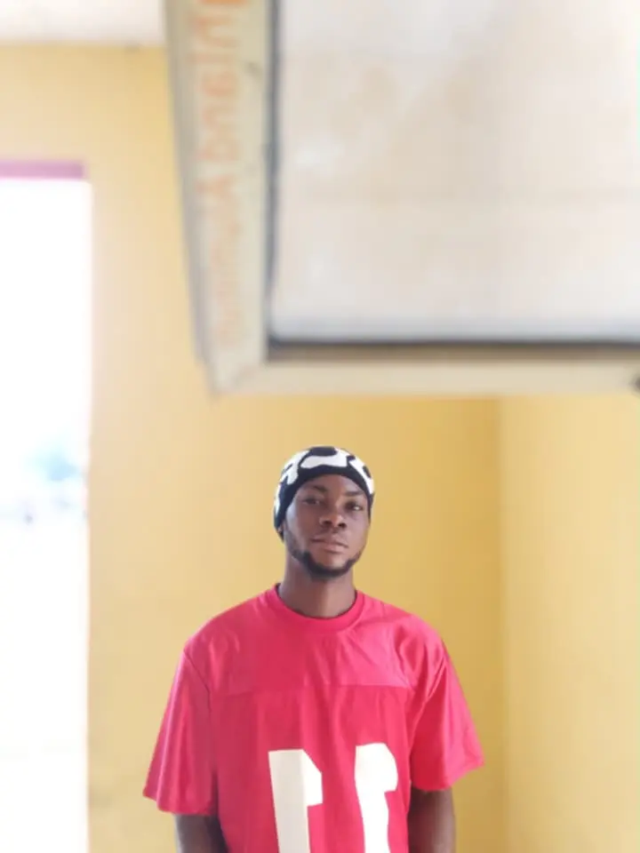 charlie50 (18) male from NG - sexting partner