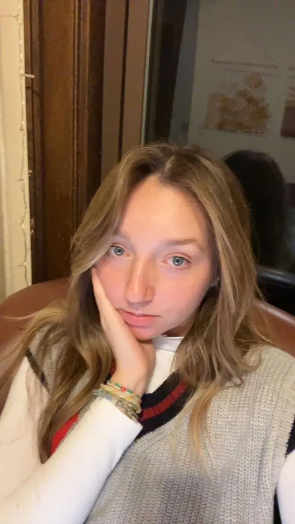 charrr_lotte280 (25) female from US - sexting partner