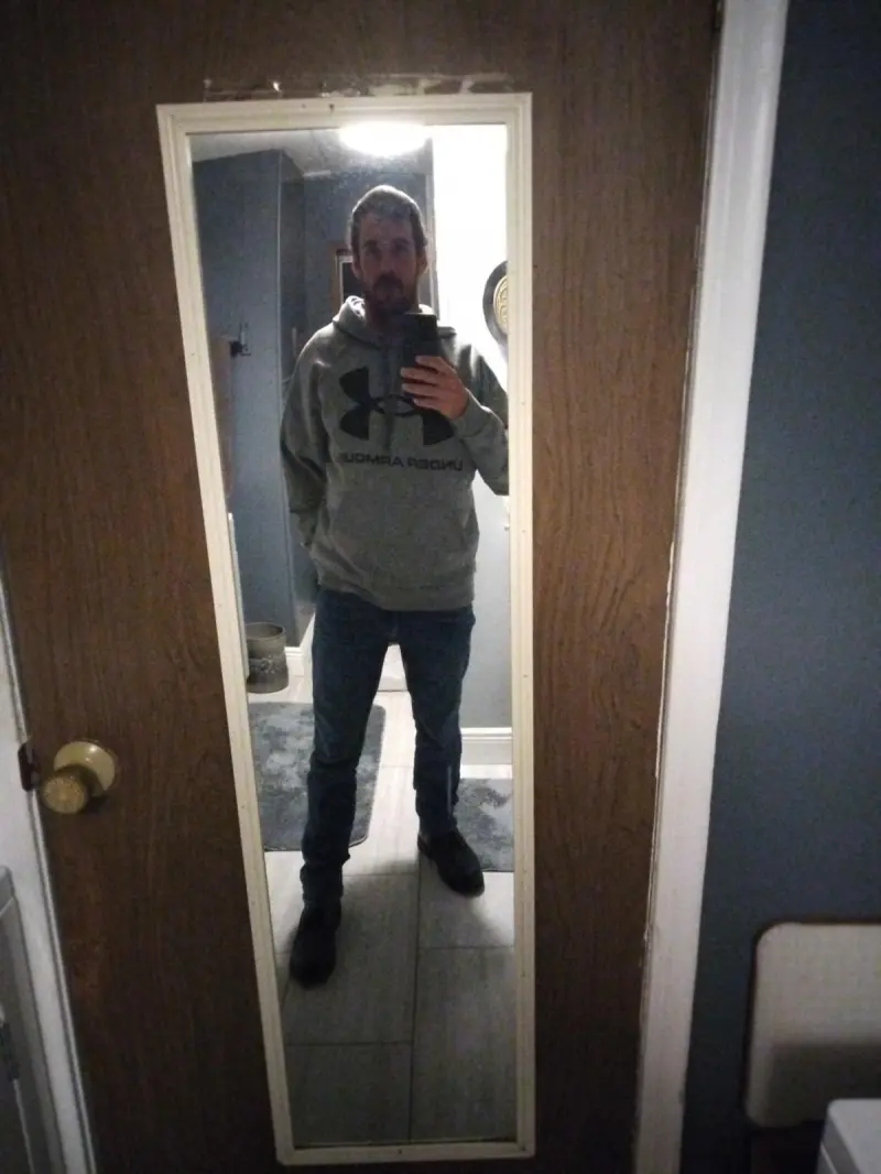 chriscarnes124 (18) male from US - sexting partner