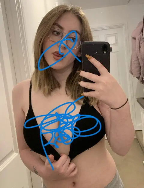 cidone7998 (18) female from GB - sexting partner