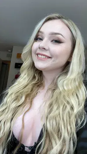 cigax70882 (21) female from BE - similar profile