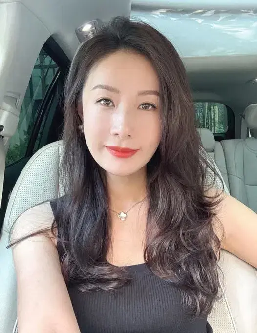 cikoyex278 (22) female from US - sexting partner