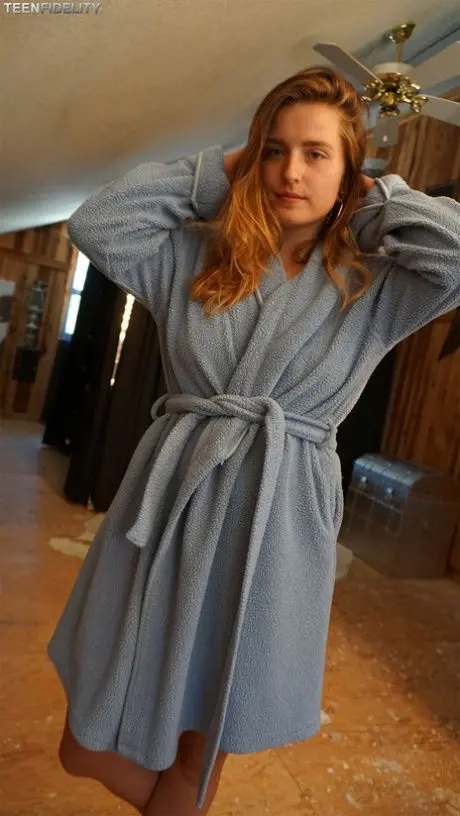 civafas592 (18) female from CA - sexting partner