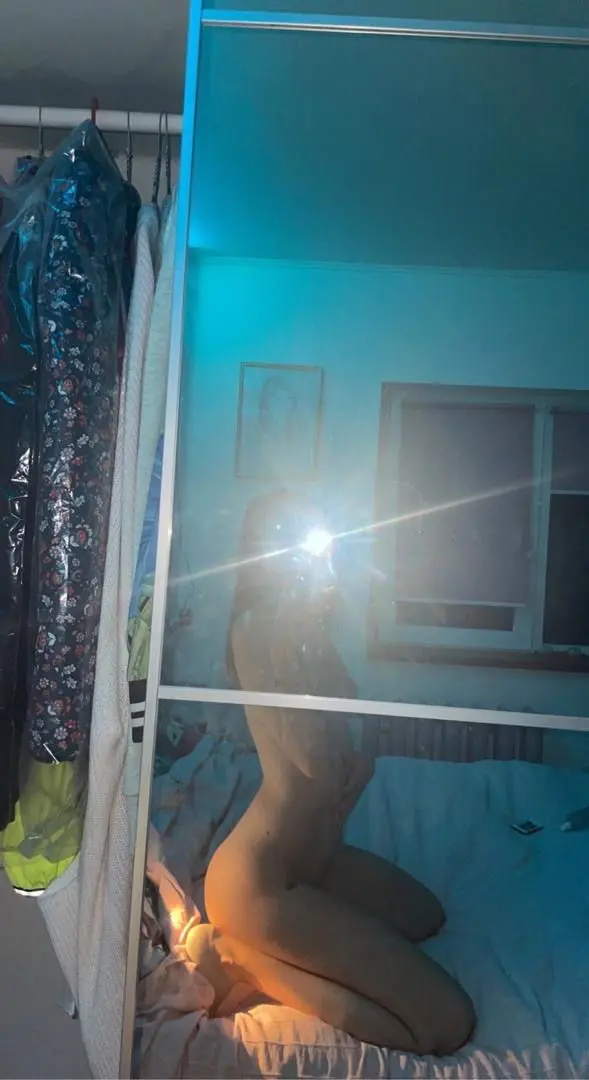 clara83648003 (20) female from CA - sexting partner