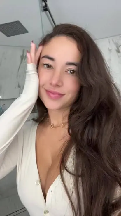 claradonald084 (18) female from GB - sexting partner