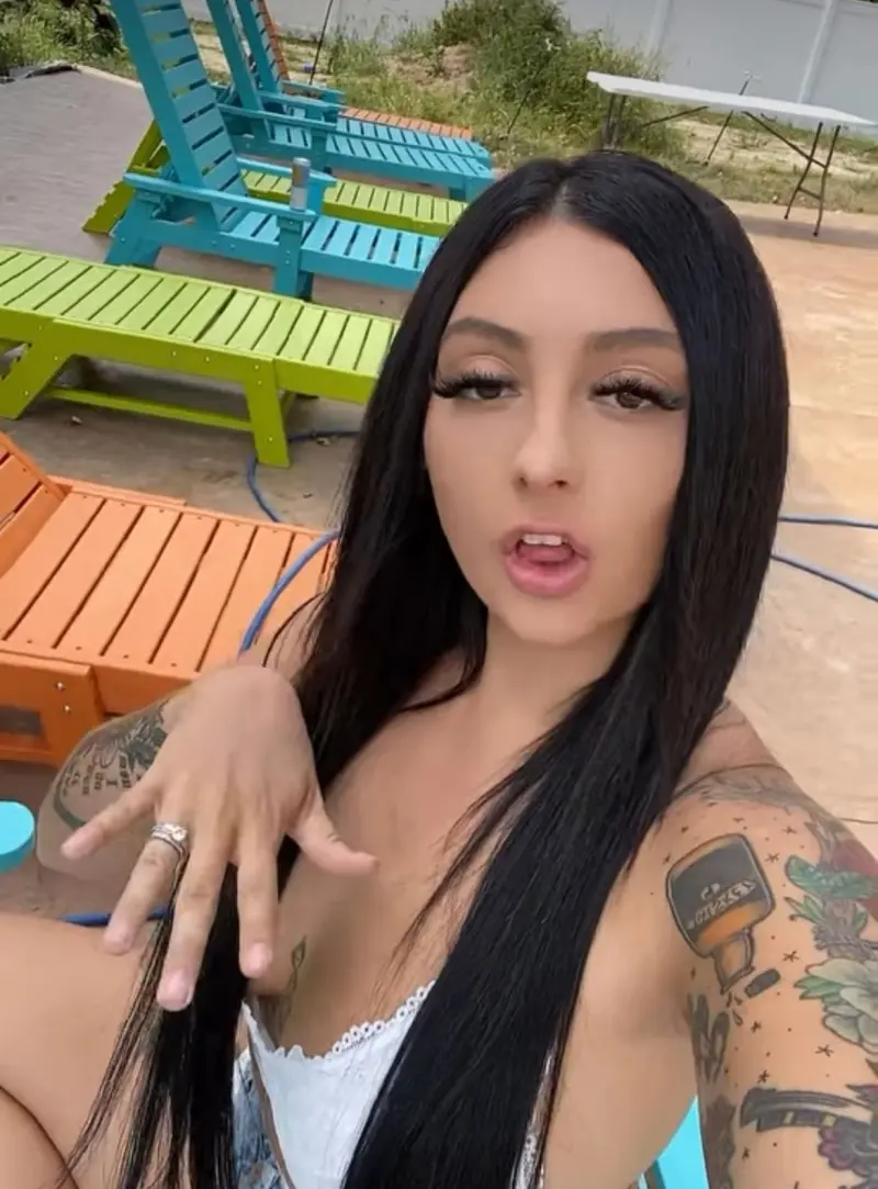 claramint48 (18) female from US - sexting partner