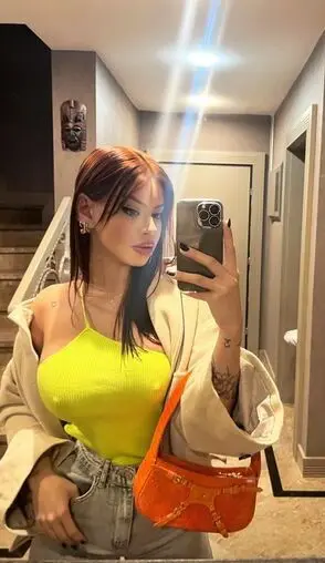 cogok30392 (22) female from GB - sexting partner