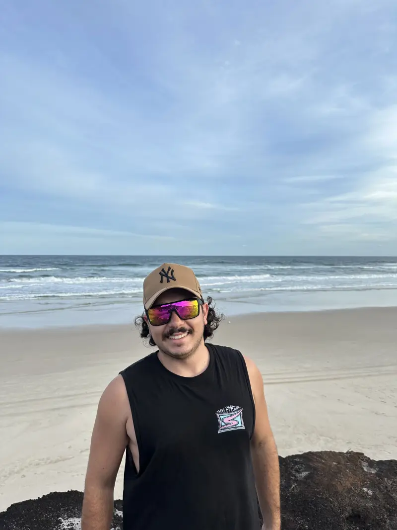 collett_21 (18) male from AU - sexting partner