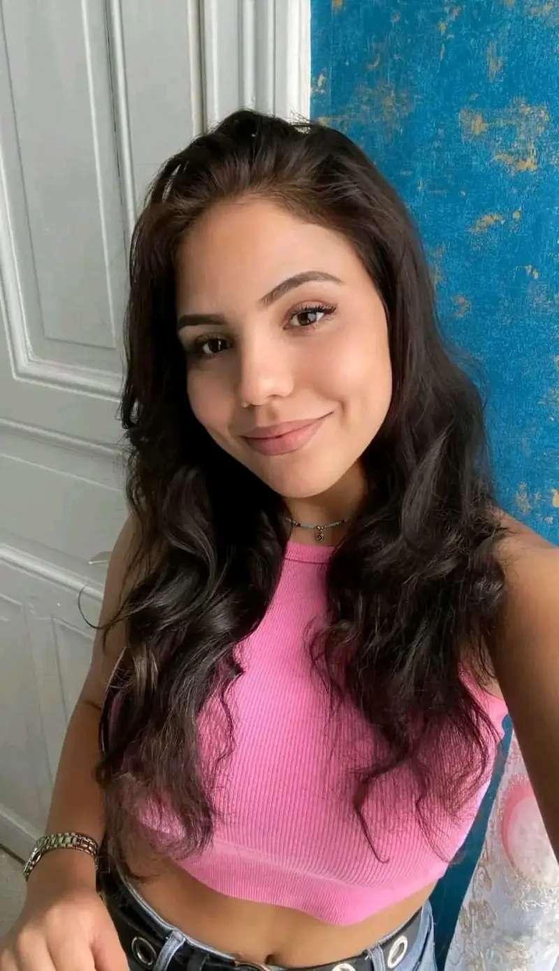 conar18698 (18) female from IS - sexting partner