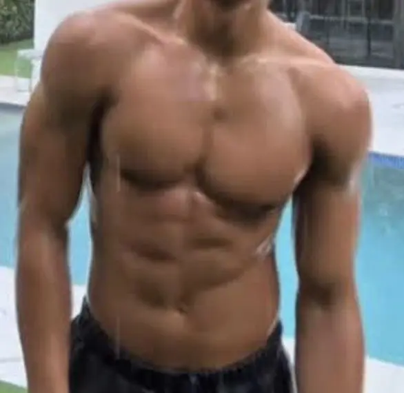 coopharvey12 (19) male from AU - sexting partner