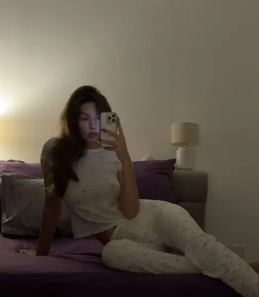 copelandbev66 (18) female from CA - sexting partner