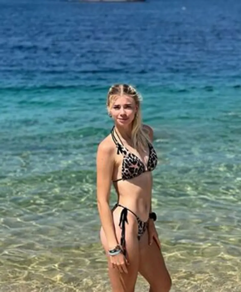 cordihickmanc3dr (18) female from US - sexting partner