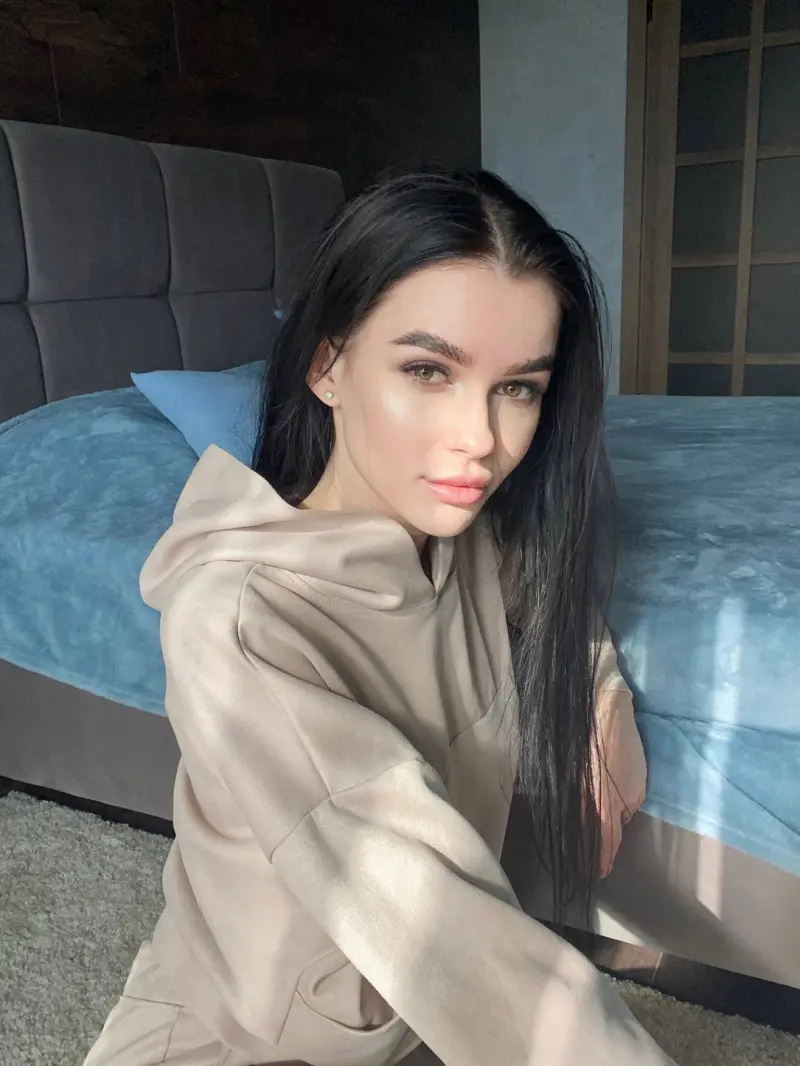 coumelissaderi (18) female from US - sexting partner