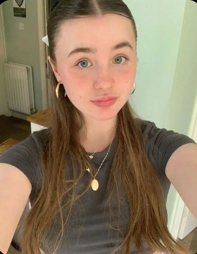 covaki (18) female from US - sexting partner