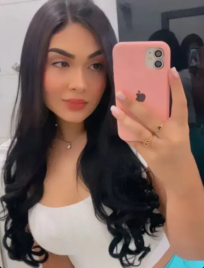 covec80332 (21) female from CH - sexting partner