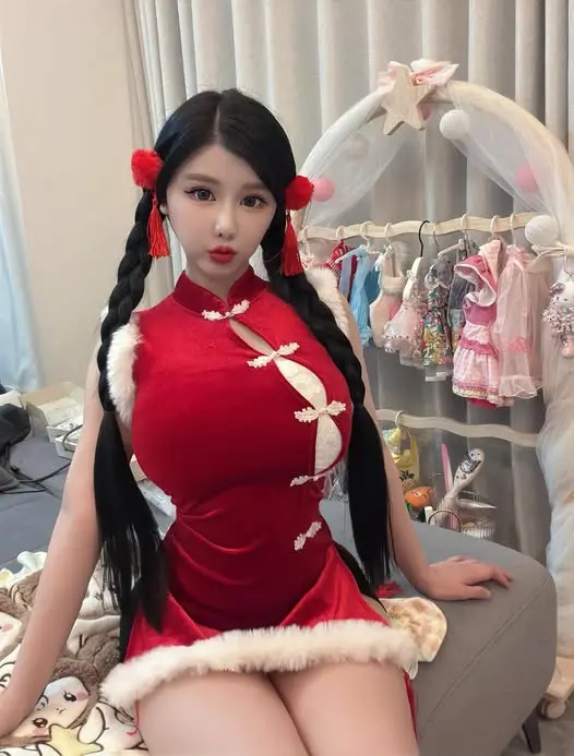 cowefen615 (18) female from UZ - sexting partner