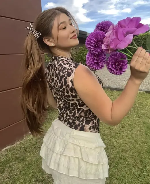 dabicohu (18) female from CA - sexting partner