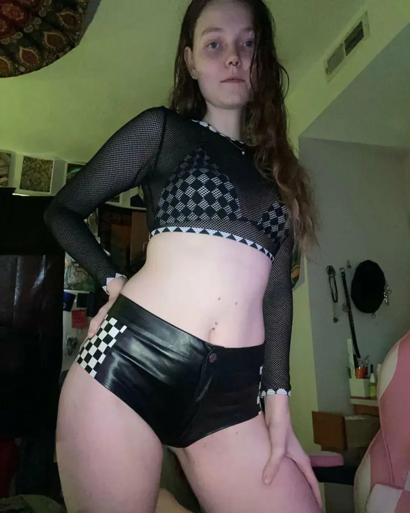 dacol31438 (18) female from US - sexting partner