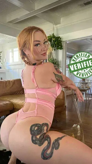 dajani9795 (18) female from GB - sexting partner