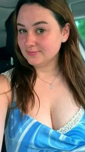 danaco6716 (22) female from GB - sexting partner