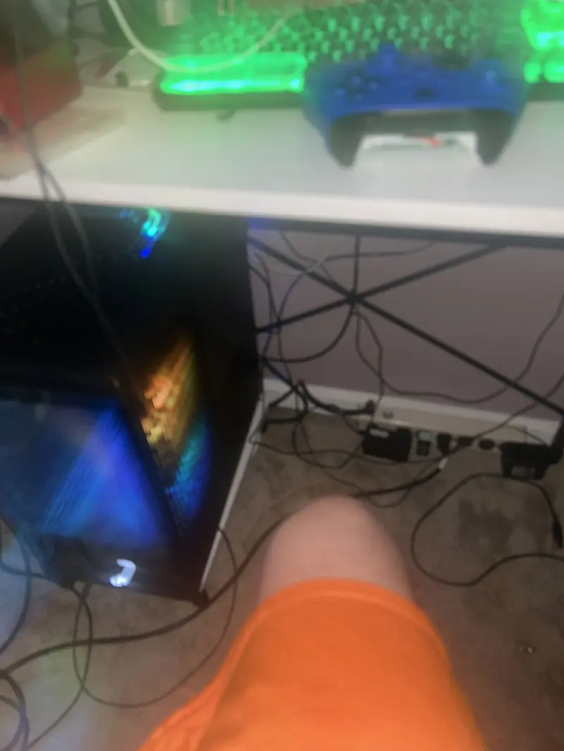 dannym82809 (18) male from US - sexting partner