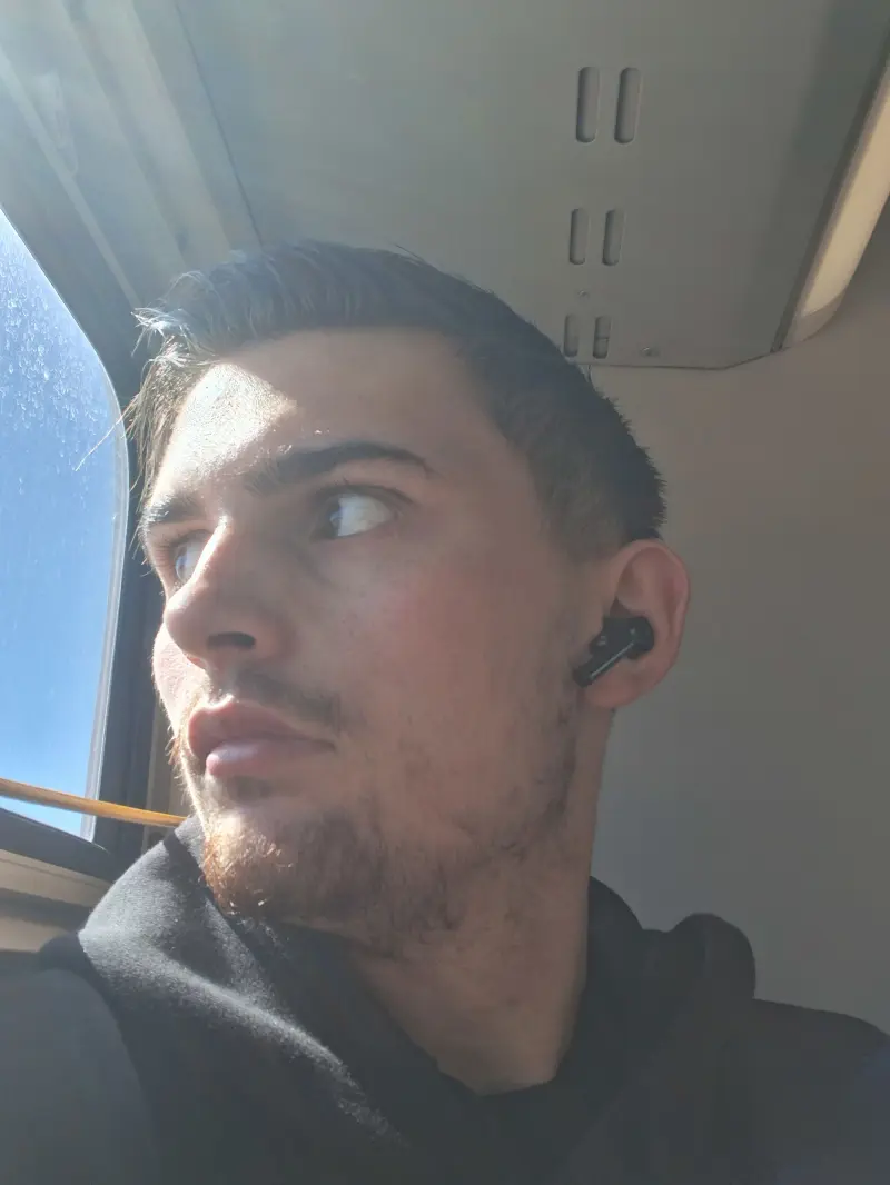 darkprince20160 (18) male from US - sexting partner