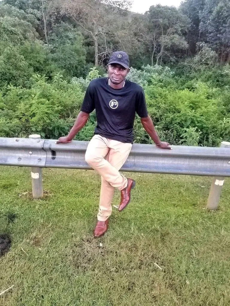 davidsigira4 (28) male from KE - sexting partner