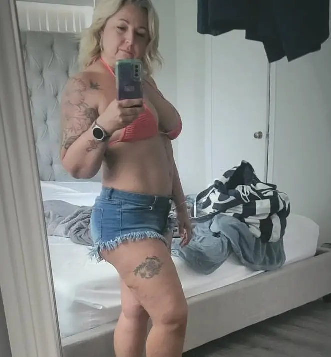 davina829368 (18) female from US - sexting partner