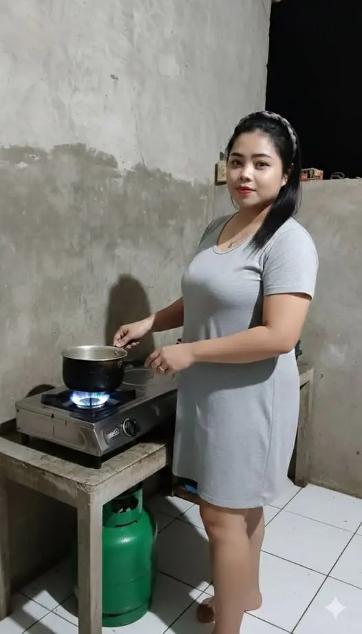 dawox63023 (18) female from HK - sexting partner