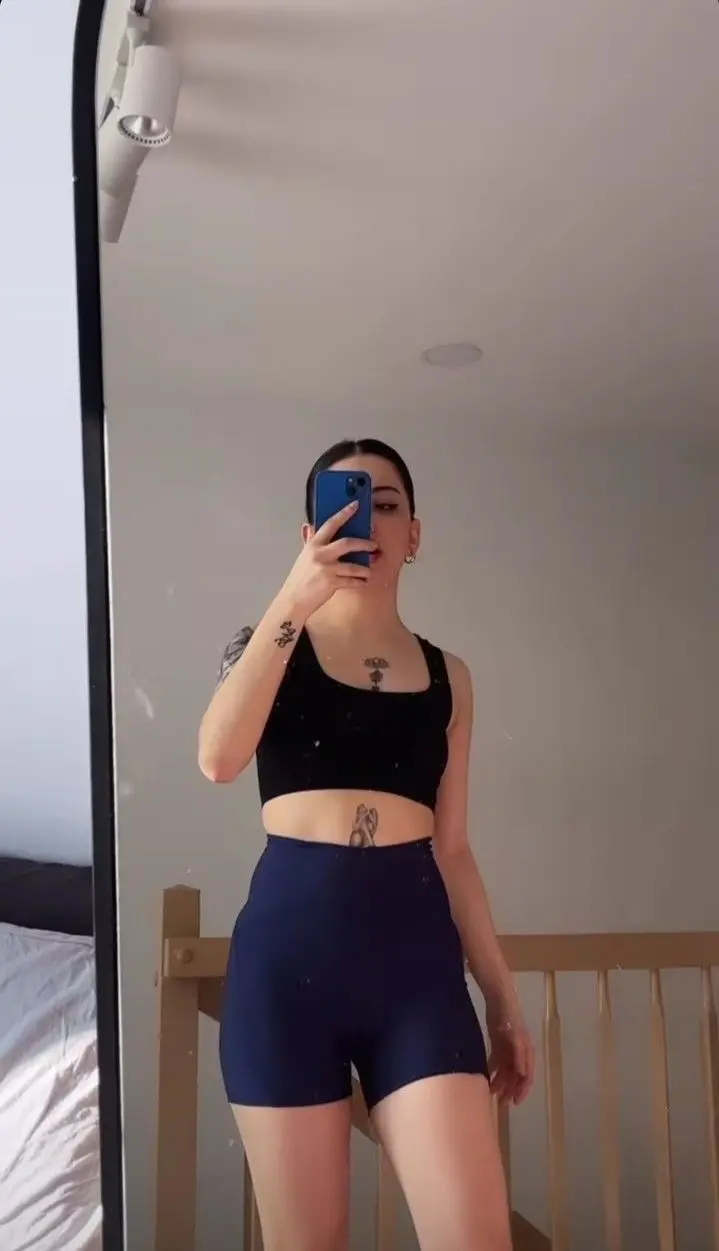 debbiejohnson1100 (30) female from US - sexting partner