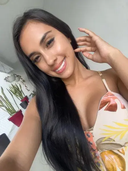 debok27464 (18) female from GB - sexting partner