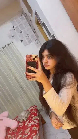 decadew391 (18) female from AU - sexting partner