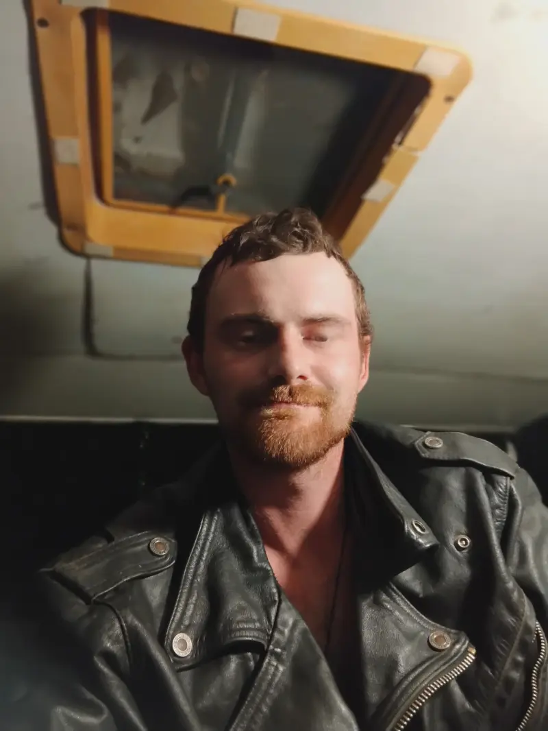 devindoughty01 (18) male from US - sexting partner