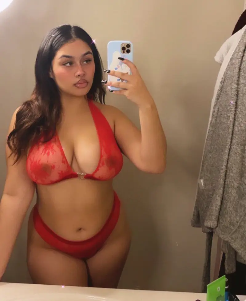 dewbum802 (18) female from US - sexting partner