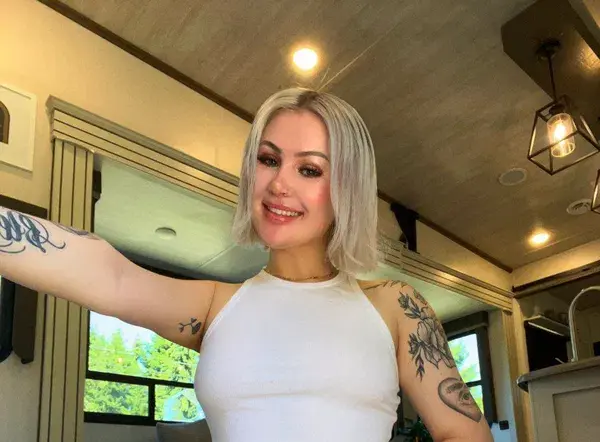 deyemec165 (18) female from DE - sexting partner