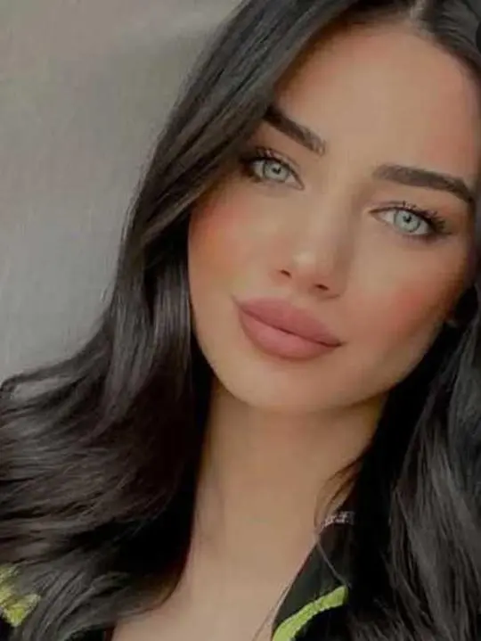 dfhbdfh (18) female from GB - sexting partner