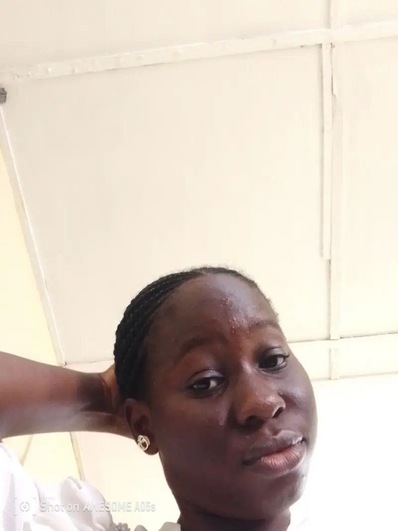 diamondgold (22) female from NG - sexting partner