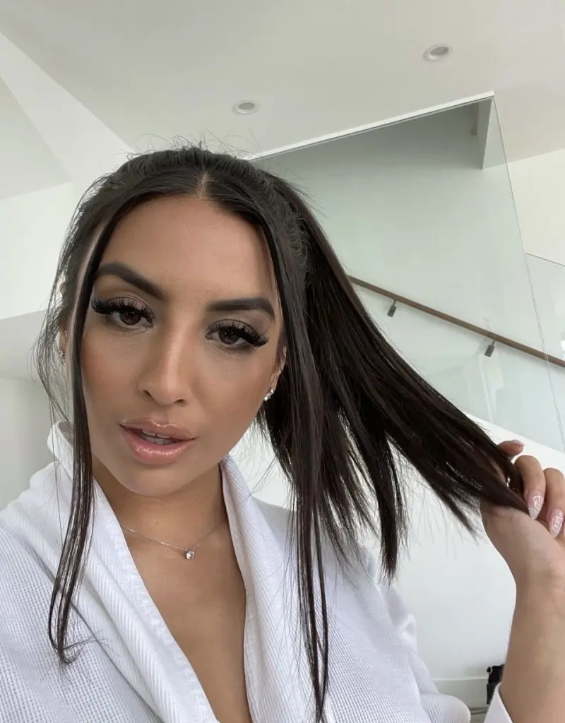 dibaxem858 (28) female from CA - sexting partner