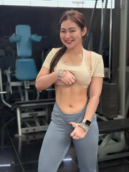 dijole1669 (18) female from UG - sexting partner