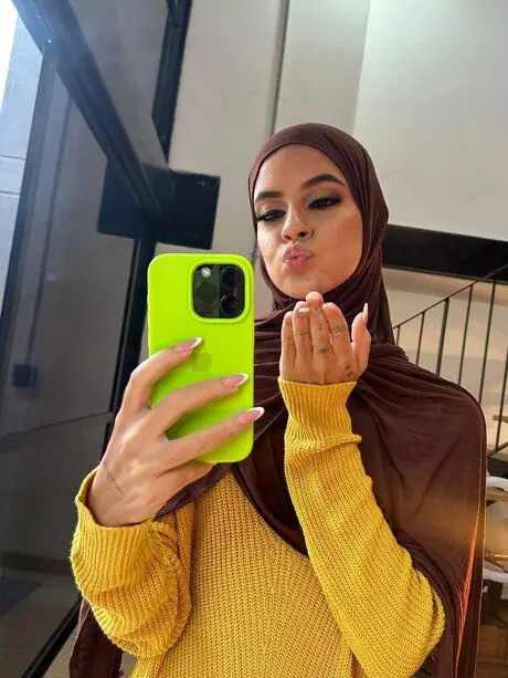 dimefib644 (18) female from AG - sexting partner