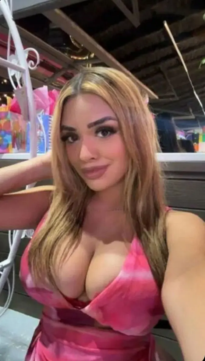 dimujity (23) female from US - sexting partner