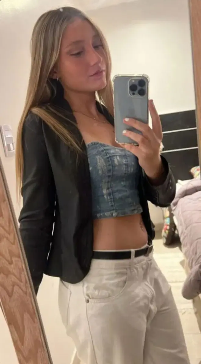 dirawij (18) female from GB - sexting partner