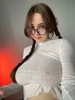 disin16715 (18) female from NO - sexting partner