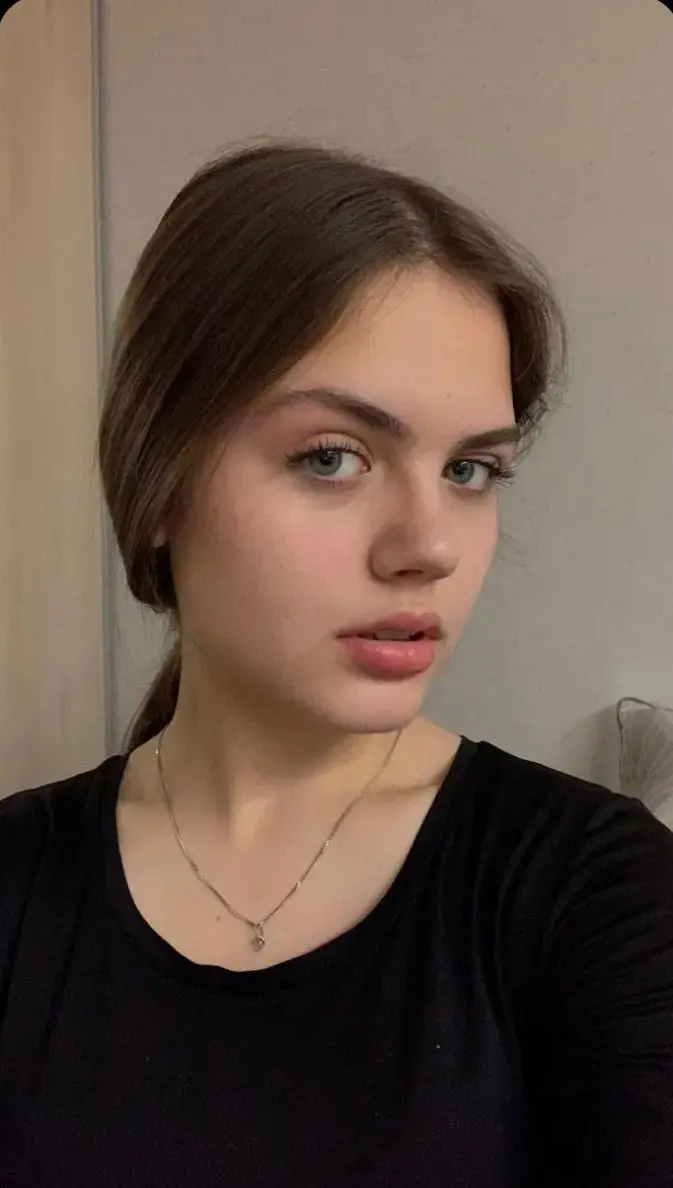 disubi (18) female from DE - sexting partner