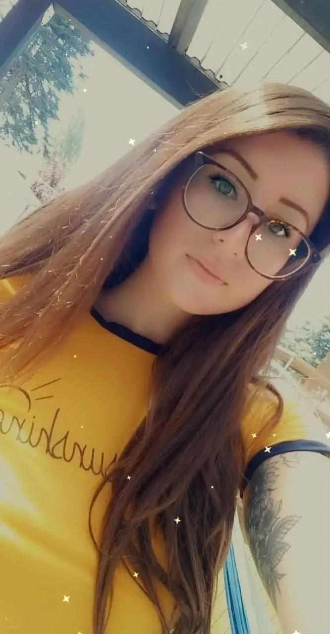 ditixis449 (18) female from AU - sexting partner