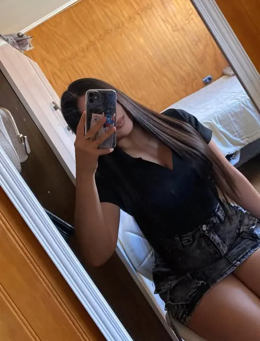 dixeke9779 (23) female from GB - sexting partner