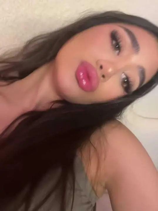 dizinodo (18) female from AU - sexting partner