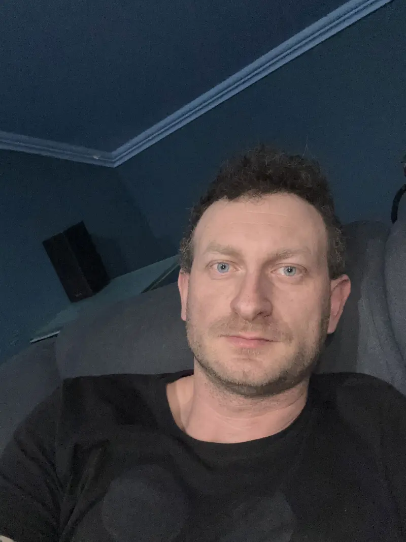 dlhetmavevecere (18) male from SK - sexting partner