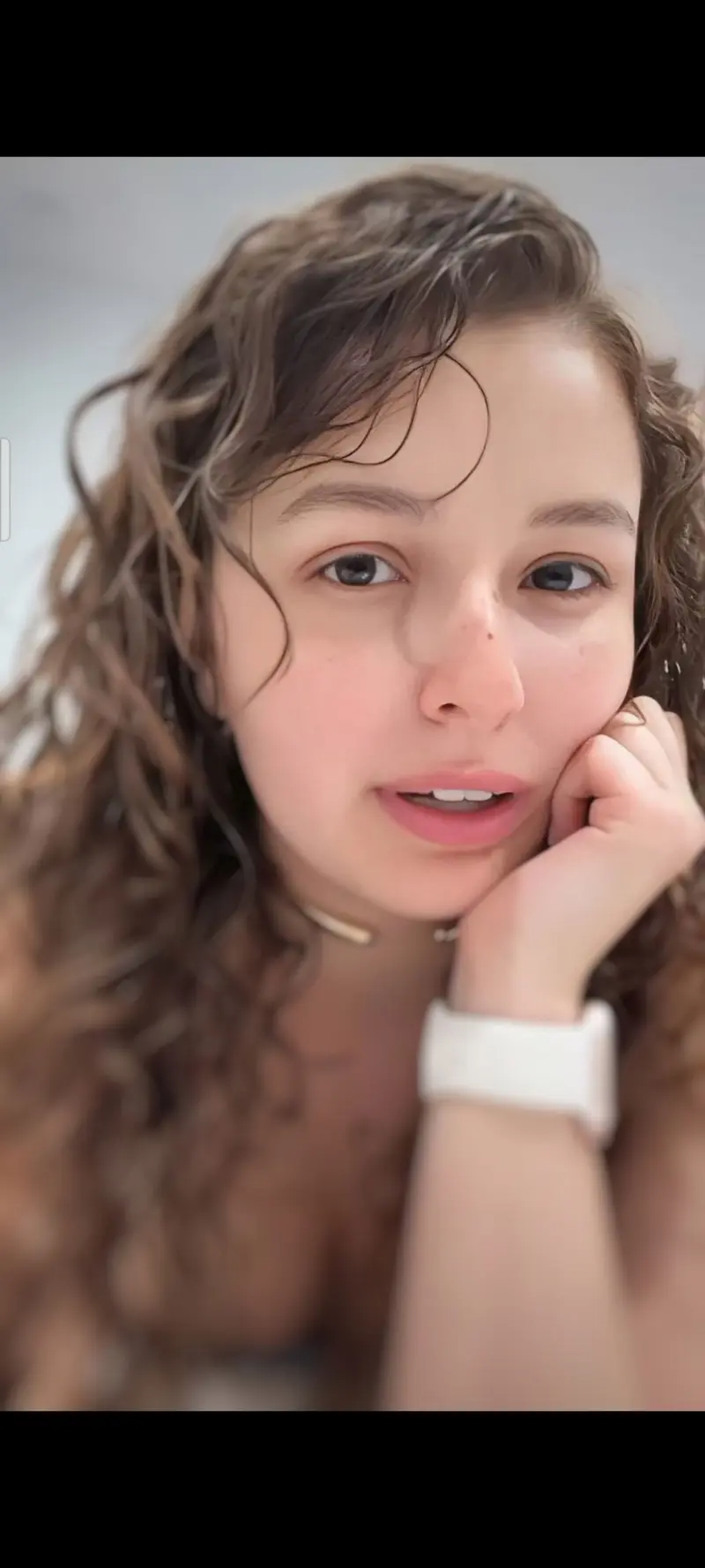 dofina5982 (22) female from CA - sexting partner