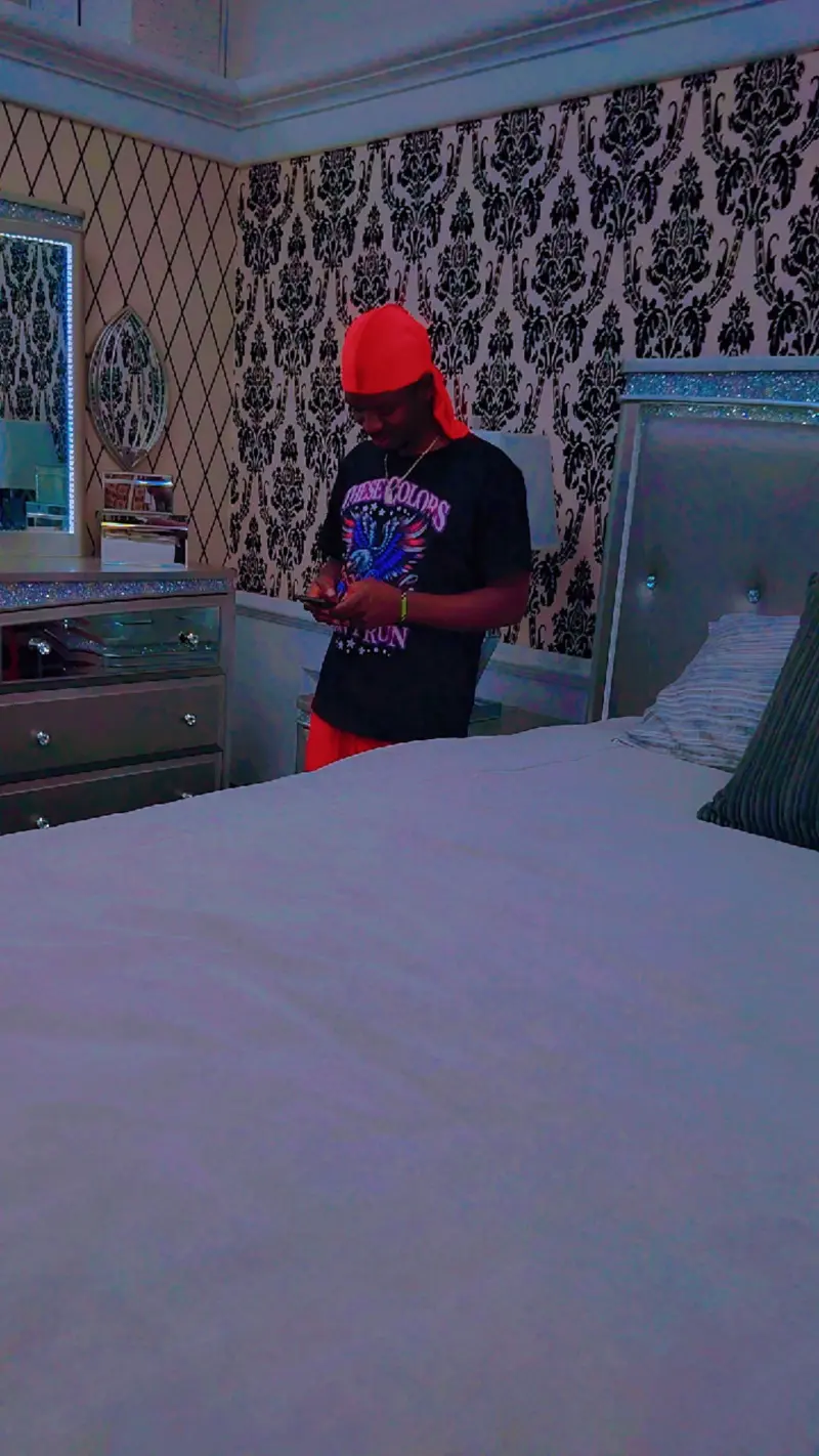 dogofollow562 from US